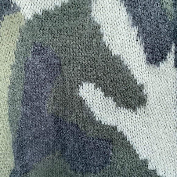 NWOT Universal Thread Camo Cardigan, Size Small - Picture 3 of 4